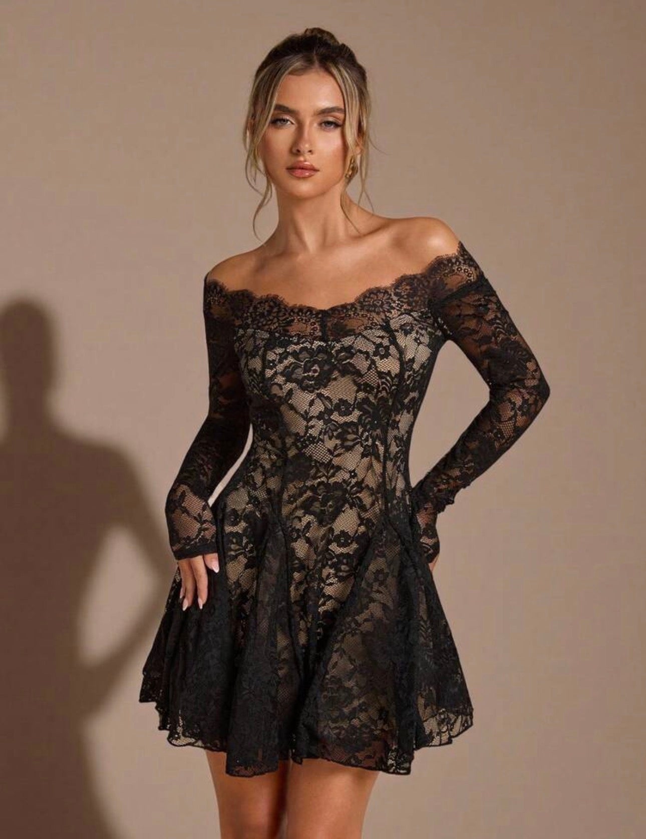 Valentina Lace Mini